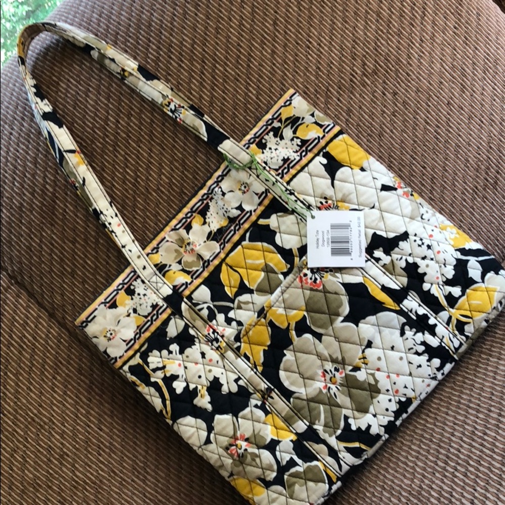 💯 Vera Bradley Dogwood Holiday Tote